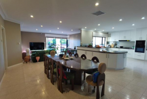 Sunny Ocean View Retreat Perth
